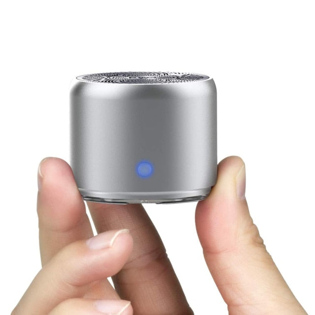 Caixa de Som Ultra Portátil EWA A106 Pro Mini Bluetooth