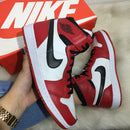 TÊNIS NIKE AIR JORDAN VERMELHO/BRANCO