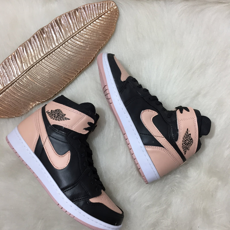 TÊNIS NIKE AIR JORDAN PRETA/NUDE