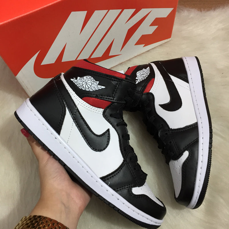 TÊNIS NIKE AIR JORDAN BRANCO/PRETO