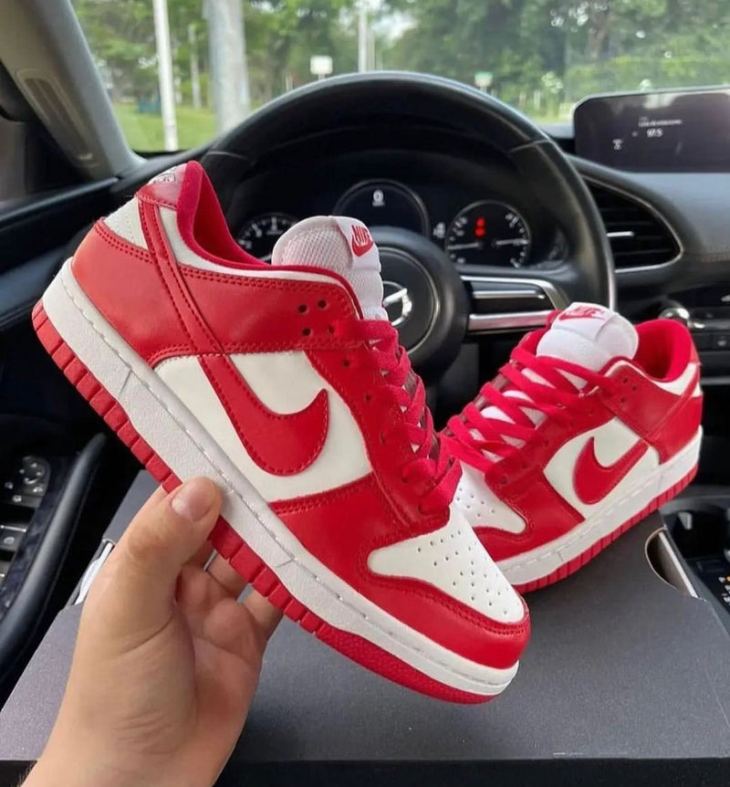 TÊNIS NIKE AIR DUNK LOW BRANCO VERMELHO