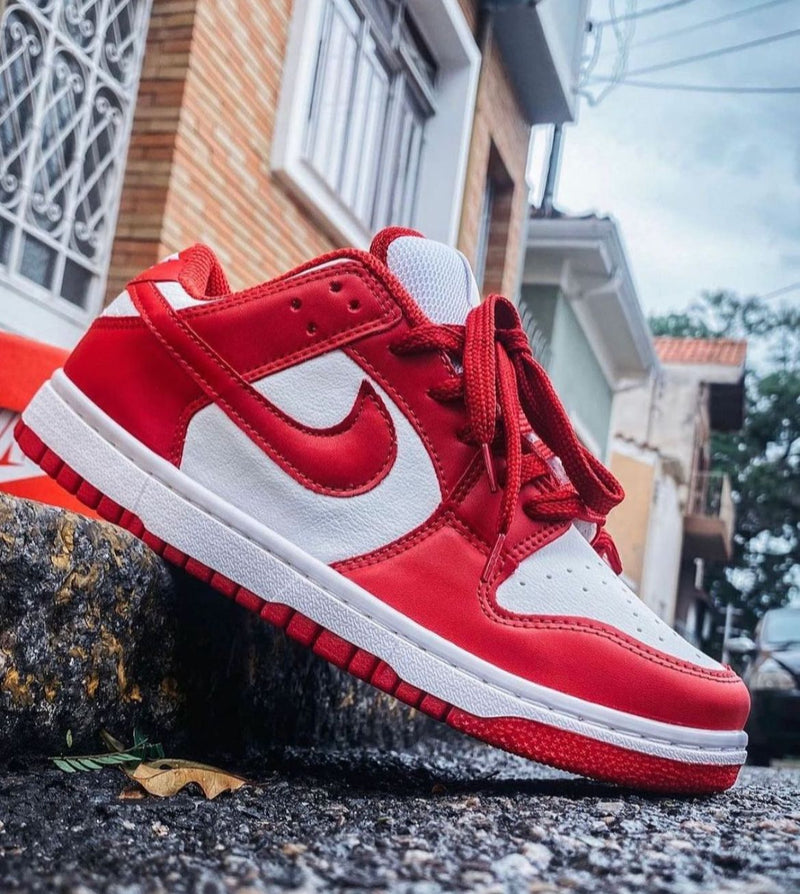 TÊNIS NIKE AIR DUNK LOW BRANCO VERMELHO